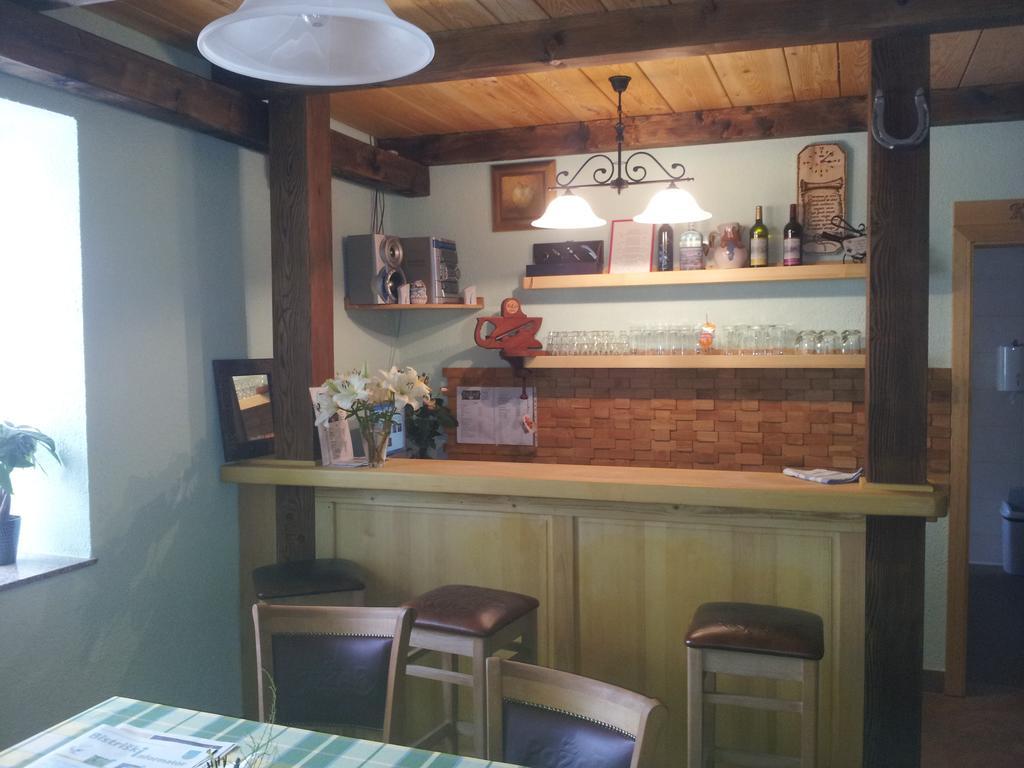 Villa Turisticna Kmetija Pri Pozarju à Knezak Extérieur photo